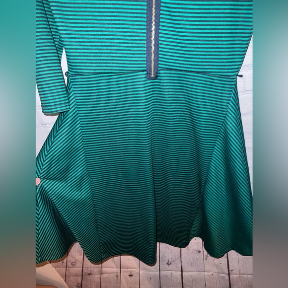 the limited green & black striped long sleeve dress size S - Picture 11 of 11